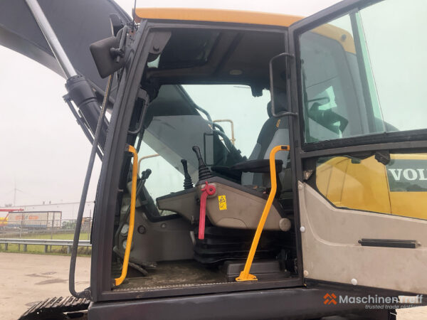 Bagger 2018 Volvo EC300DL
