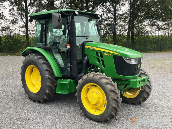 Trattore 2022 John Deere 5058E 4WD