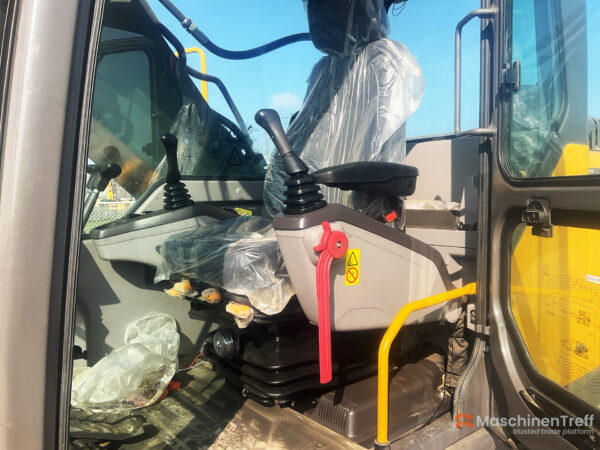Escavadora 2023 Volvo EC210D - Não utilizada