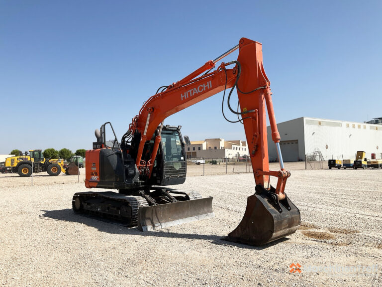 Escavatore 2019 Hitachi ZX135US-6